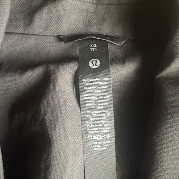 lululemon athletica Black Men's New Venture Button Front Blazer - Picture 4 of 4